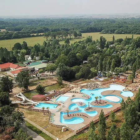 Camping La Fresnerie**** مكان تخييم Saint-Gervais (Gard)