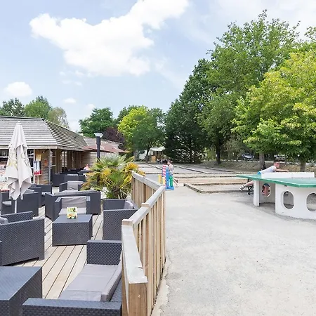 مكان تخييم Camping La Fresnerie****
