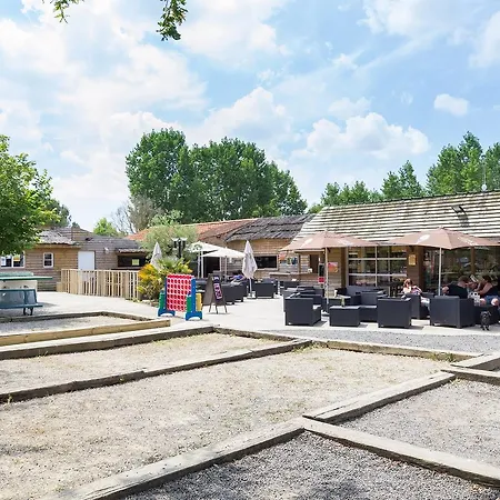 Camping La Fresnerie**** مكان تخييم Saint-Gervais (Gard)