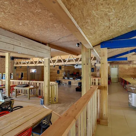 مكان تخييم Camping La Fresnerie**** Saint-Gervais (Gard)
